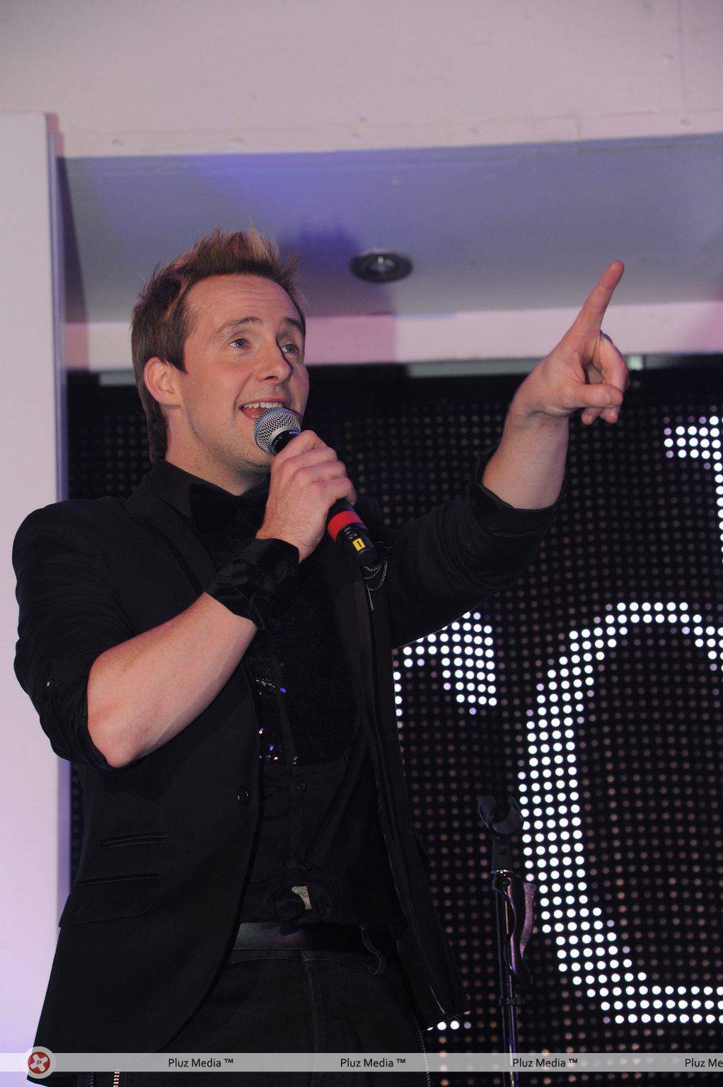 Steps' performs live at the Trafford centre in Manchester | Picture 111534